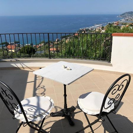 La Casa Di Sissi B&B Sanremo Exterior photo